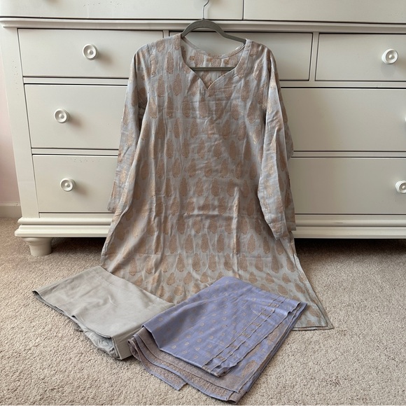 Pakistani 3piece banarsi lawn dress - Picture 1 of 7